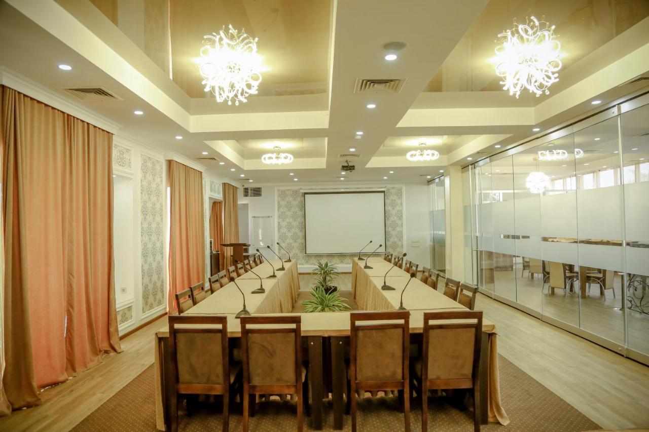 Hotel King David The Builder Kutaisi Bagian luar foto