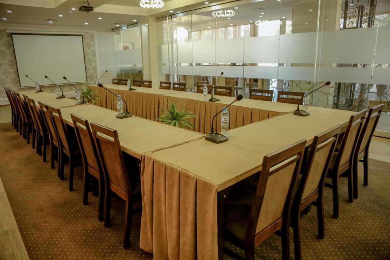 Hotel King David The Builder Kutaisi Bagian luar foto
