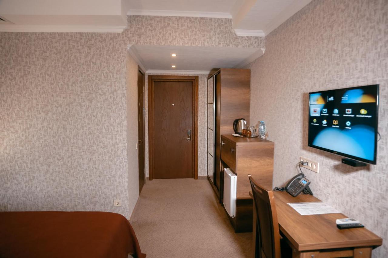 Hotel King David The Builder Kutaisi Bagian luar foto