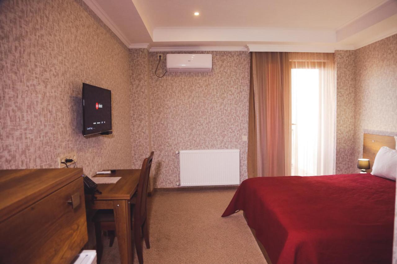 Hotel King David The Builder Kutaisi Bagian luar foto