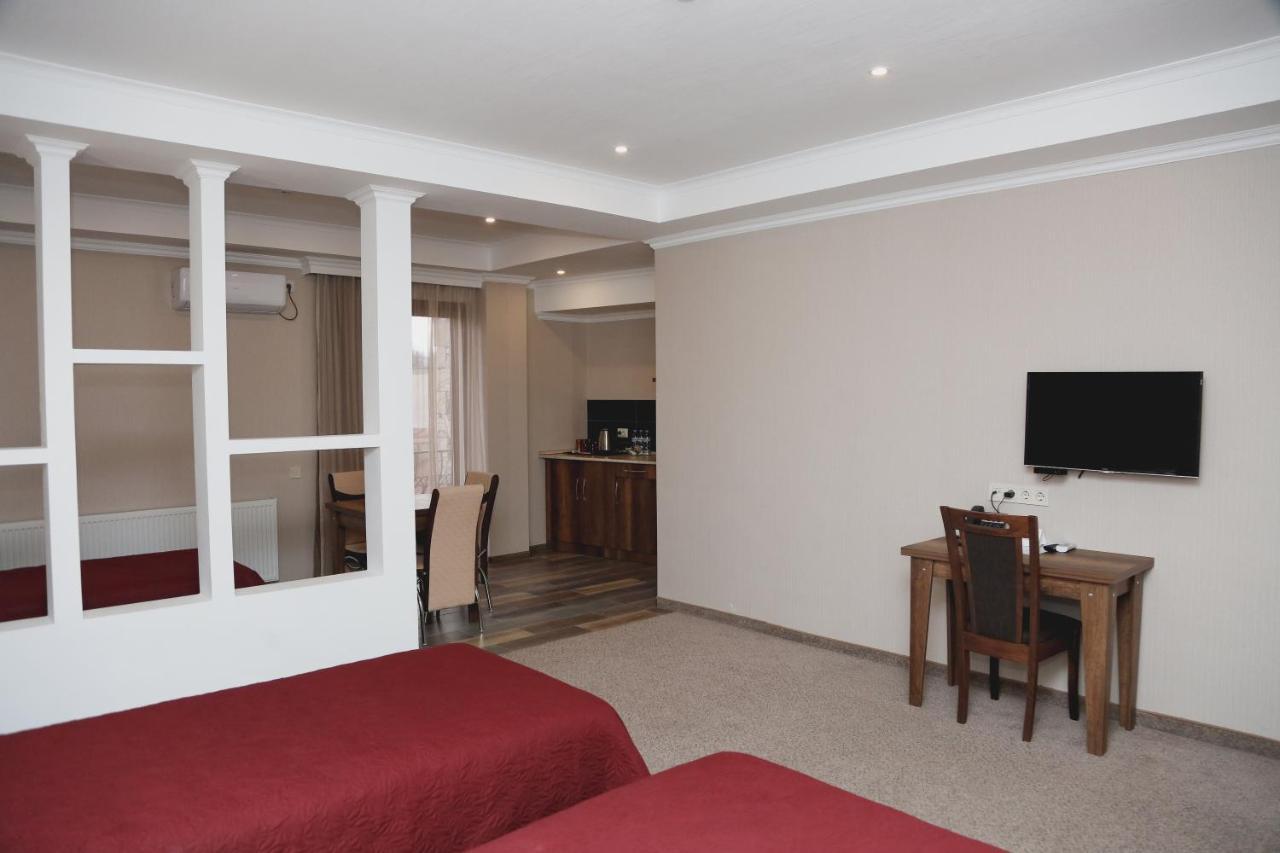 Hotel King David The Builder Kutaisi Bagian luar foto