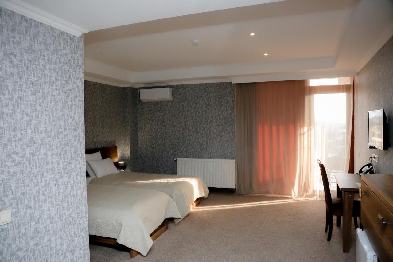 Hotel King David The Builder Kutaisi Bagian luar foto