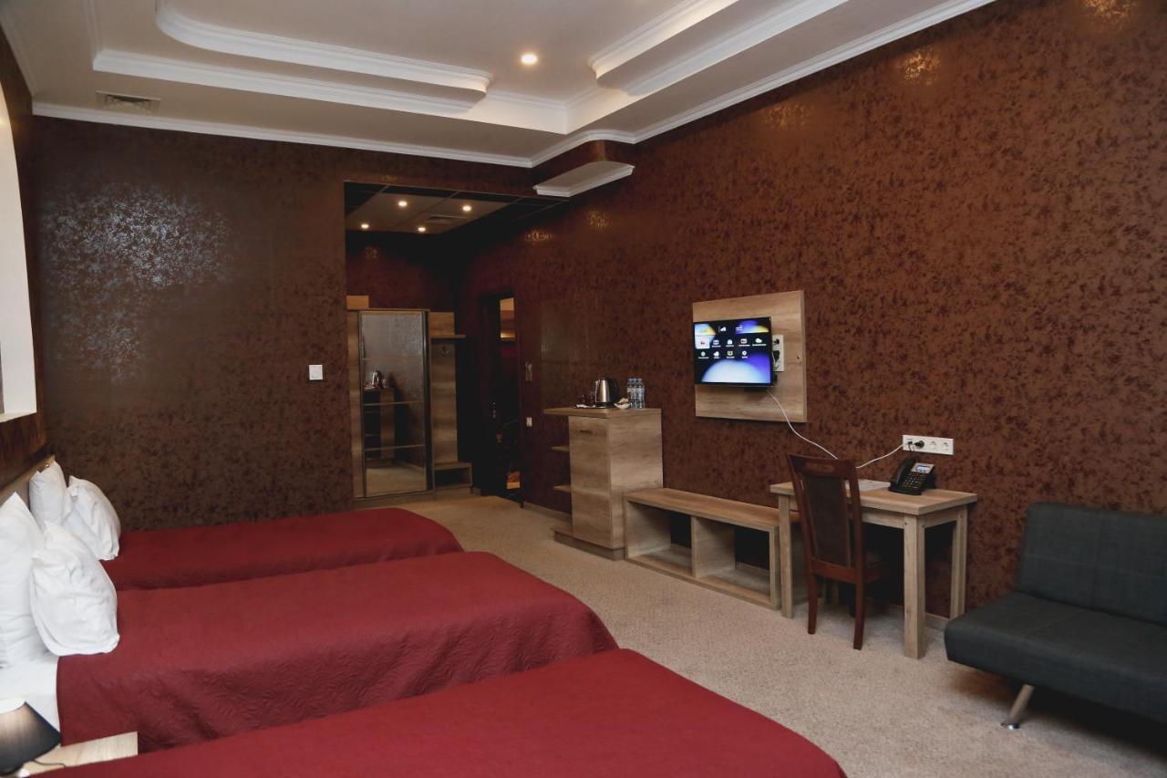 Hotel King David The Builder Kutaisi Bagian luar foto