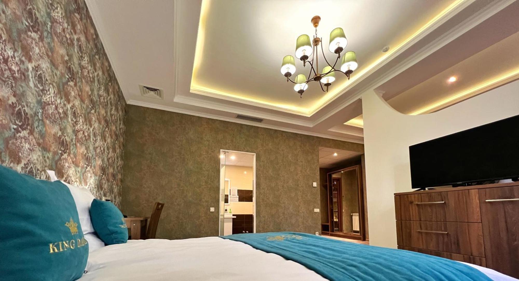 Hotel King David The Builder Kutaisi Bagian luar foto