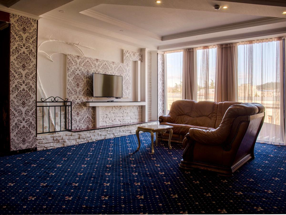Hotel King David The Builder Kutaisi Bagian luar foto