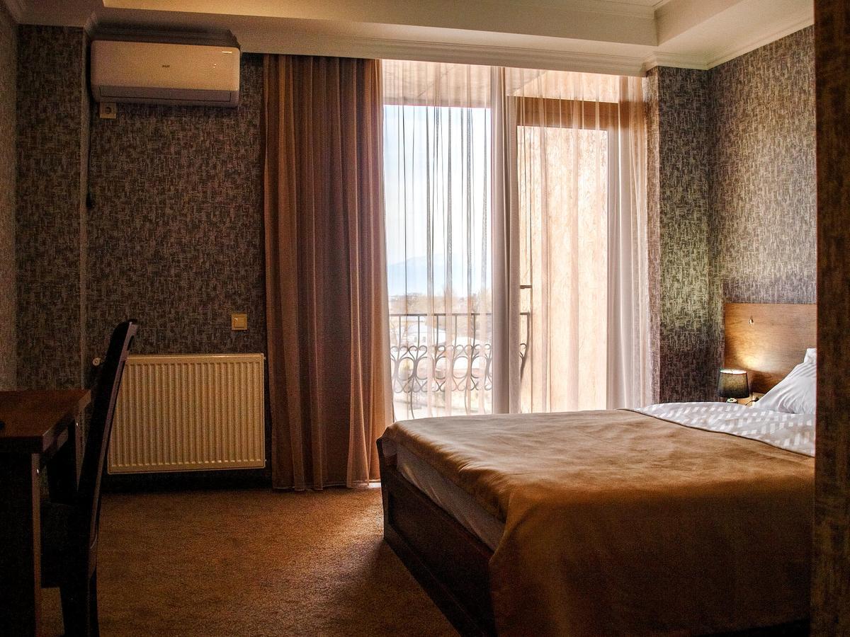 Hotel King David The Builder Kutaisi Bagian luar foto