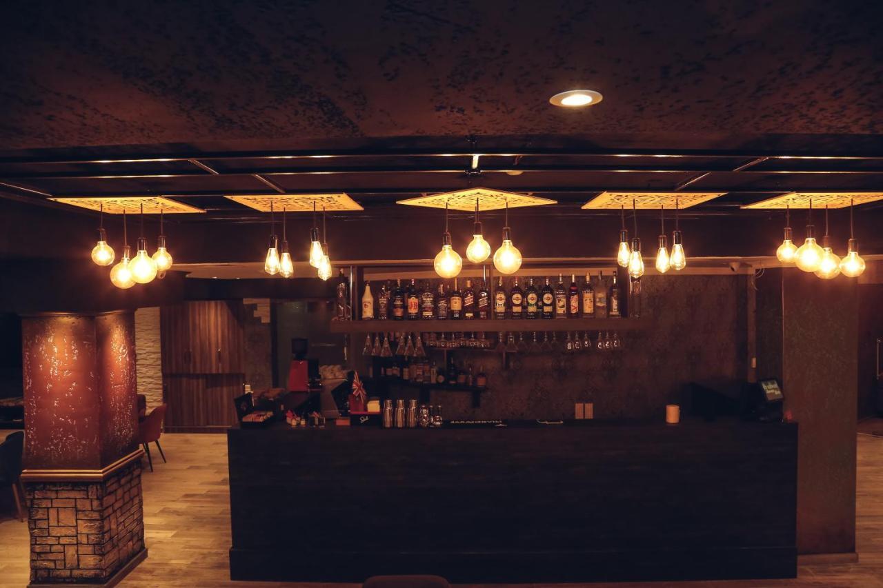 Hotel King David The Builder Kutaisi Bagian luar foto